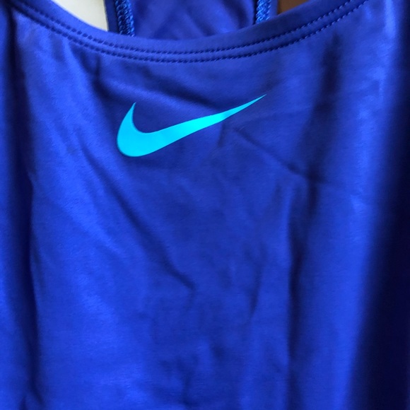 Girls Nike raceback open one piece - Picture 2 of 3